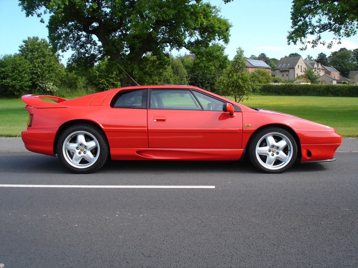 1997R-Lotus-Esprit-GT3-side