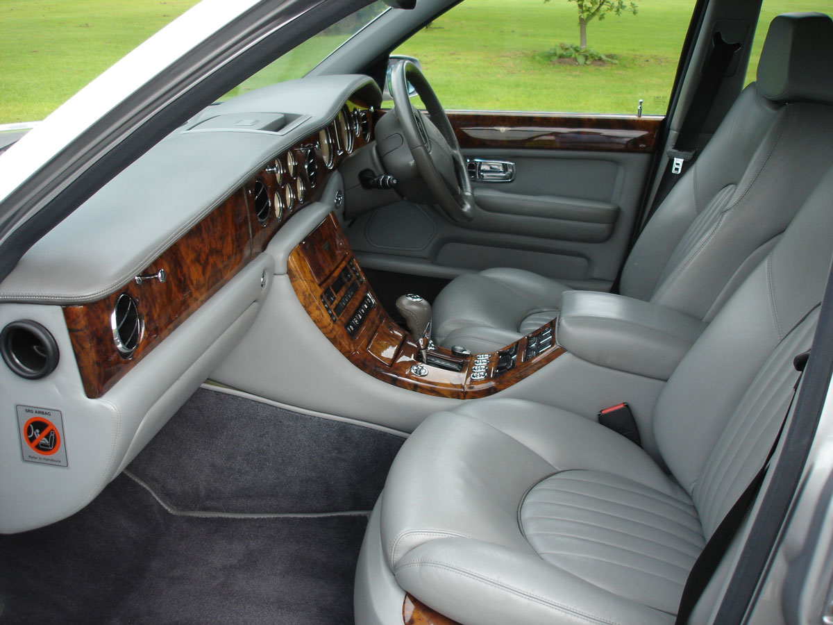 1999-T-Bentley-Arnage-Green-Label-Interior-Front-Seats