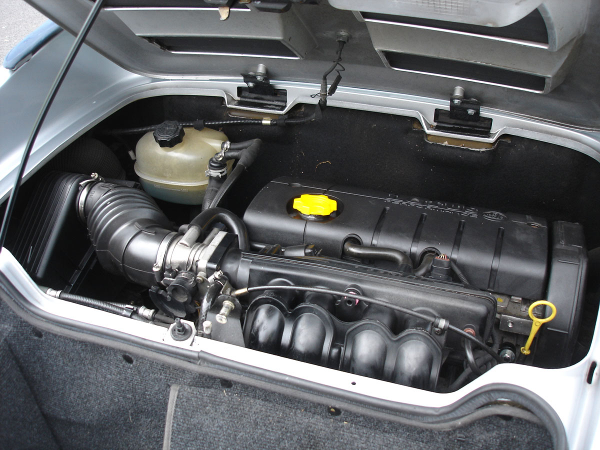 200151-Lotus-Elise-S-engine